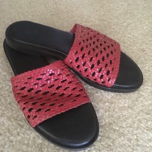 Basket weave slides